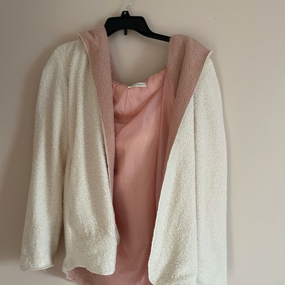 Luca and Grae white and pink fuzzy Sherpa - Picture 11 of 12